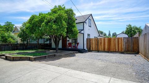 215 E 3rd St, Cloverdale, CA 95425 photo 1