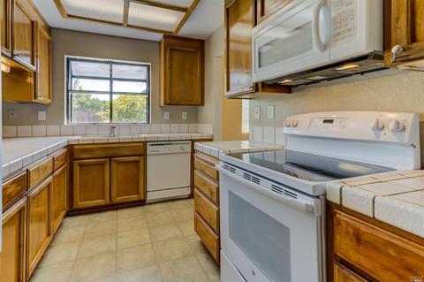 379 College Ave, Vallejo, CA 94589 photo 8
