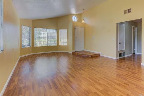 379 College Ave, Vallejo, CA 94589 photo 5