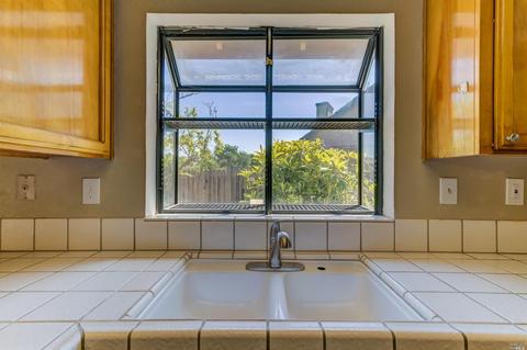 379 College Ave, Vallejo, CA 94589 photo 9