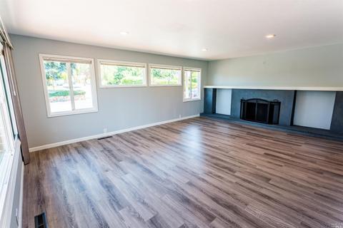 939 Nebraska St, Vallejo, CA 94590 photo 3