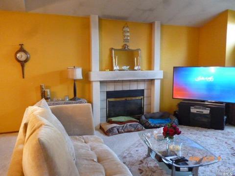 702 Natalie Dr, Windsor, CA 95492 photo 2