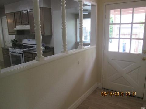 303 Manhattan Dr, Vallejo, CA 94591 photo 2