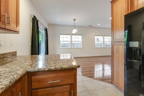 949 Martin Cir, Petaluma, CA 94952 photo 14