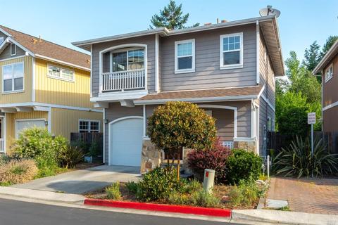 949 Martin Cir, Petaluma, CA 94952 photo 2
