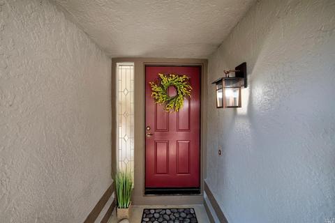 837 Wethersfield Dr, Vacaville, CA 95688 photo 4