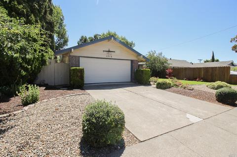 1712 Hemlock St, Fairfield, CA 94533 photo 2