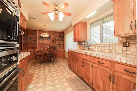 1712 Hemlock St, Fairfield, CA 94533 photo 6