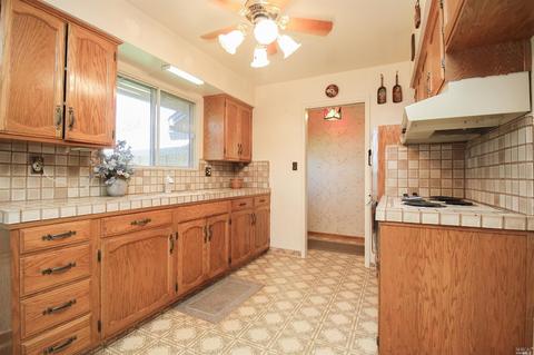 1712 Hemlock St, Fairfield, CA 94533 photo 8