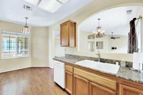 260 Bartlett Ln, Vacaville, CA 95687 photo 6