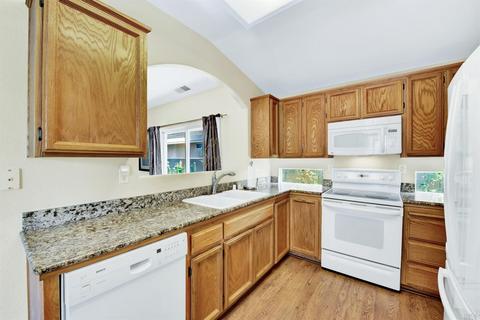 260 Bartlett Ln, Vacaville, CA 95687 photo 4
