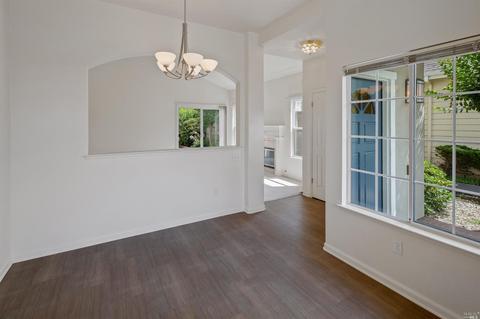 863 Ella Fitzgerald Ct, Windsor, CA 95492 photo 4