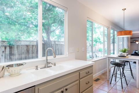 9560 Ashley Dr, Windsor, CA 95492 photo 17