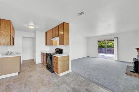 318 Springvalley Dr, Vacaville, CA 95687 photo 10