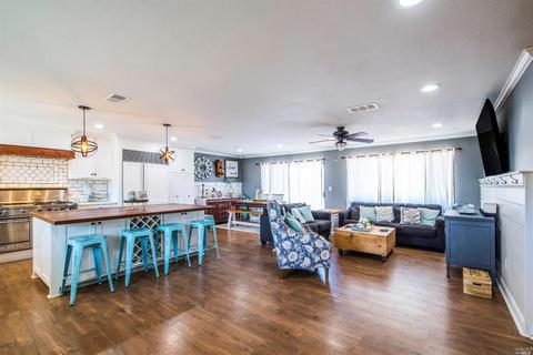 620 Skyline Dr, Vallejo, CA 94591 photo 2