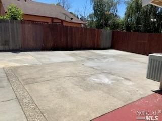 185 Hidden Trail Ln, Vallejo, CA 94591 photo 2