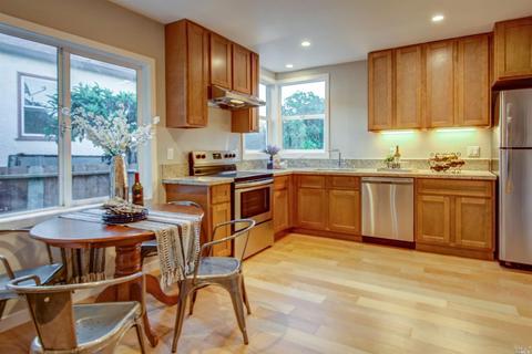 505 Nebraska St, Vallejo, CA 94590 photo 2