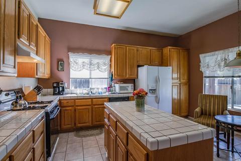 1575 Ferrero Dr, Dixon, CA 95620 photo 4