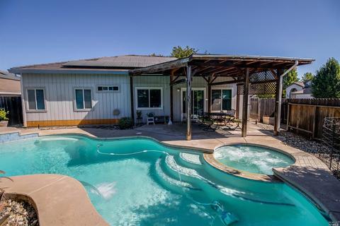 1575 Ferrero Dr, Dixon, CA 95620 photo 2