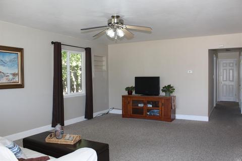 620 W H St, Dixon, CA 95620 photo 2