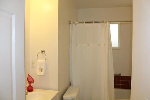 620 W H St, Dixon, CA 95620 photo 9