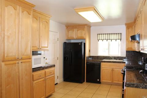 620 W H St, Dixon, CA 95620 photo 6