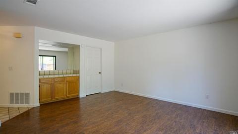2432 Royal Ct, Fairfield, CA 94534 photo 12
