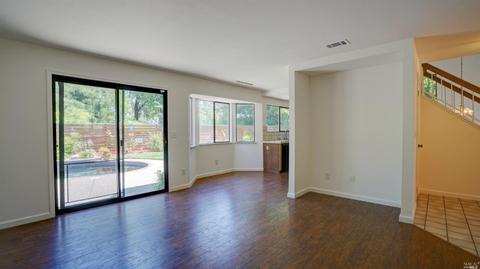 2432 Royal Ct, Fairfield, CA 94534 photo 9