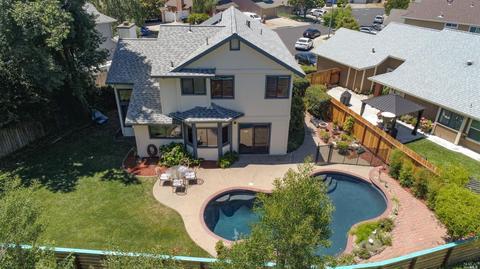 2432 Royal Ct, Fairfield, CA 94534 photo 4
