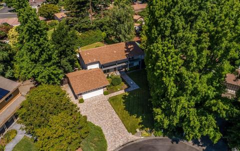 512 Walnut Ct, Fairfield, CA 94534 photo 3