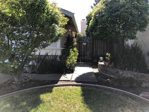 955 Daniel St, Fairfield, CA 94533 photo 2