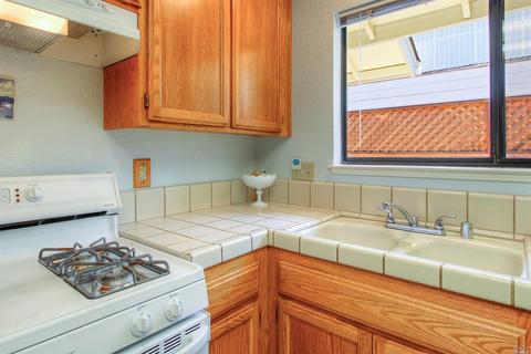 404 Duncan Dr, Windsor, CA 95492 photo 11