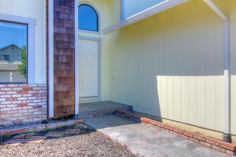 404 Duncan Dr, Windsor, CA 95492 photo 3