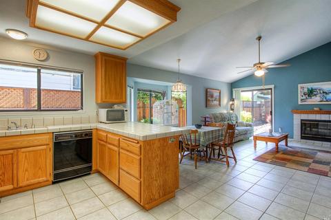 404 Duncan Dr, Windsor, CA 95492 photo 10