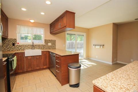 82 Longview Dr, Vacaville, CA 95687 photo 13