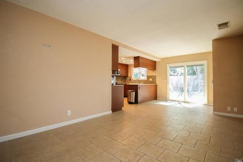82 Longview Dr, Vacaville, CA 95687 photo 25