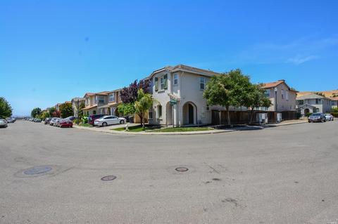 2458 Sheldon Dr, Fairfield, CA 94533 photo 2