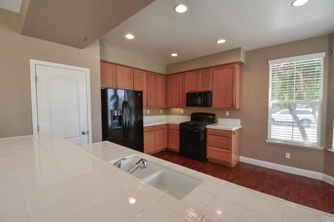 2458 Sheldon Dr, Fairfield, CA 94533 photo 11