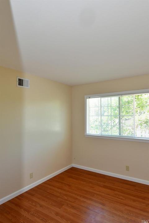 443 Pomona Ave, Vallejo, CA 94589 photo 9