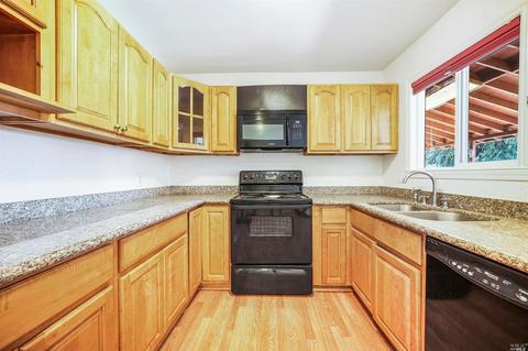 135 Doreen Ct, Vallejo, CA 94589 photo 14
