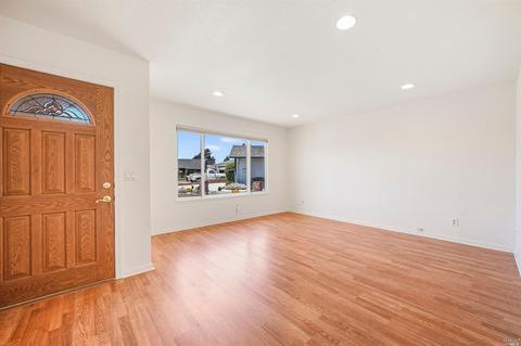 135 Doreen Ct, Vallejo, CA 94589 photo 8