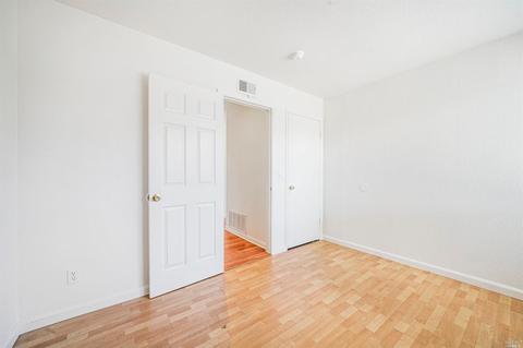 135 Doreen Ct, Vallejo, CA 94589 photo 17