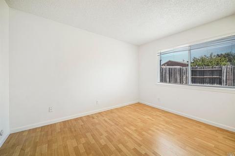 135 Doreen Ct, Vallejo, CA 94589 photo 20