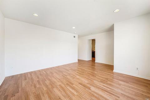 135 Doreen Ct, Vallejo, CA 94589 photo 9