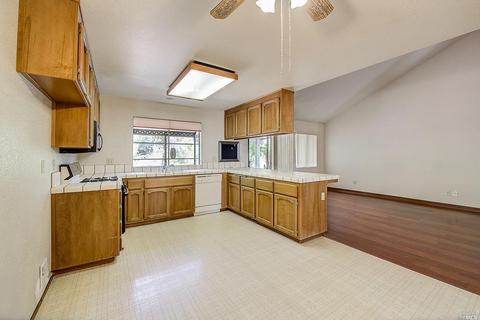 251 New Bedford Dr, Vallejo, CA 94591 photo 9