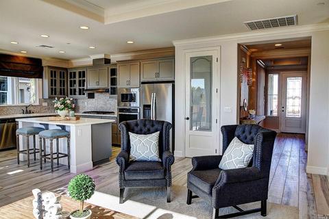 525 Aster St, Vacaville, CA 95688 photo 2