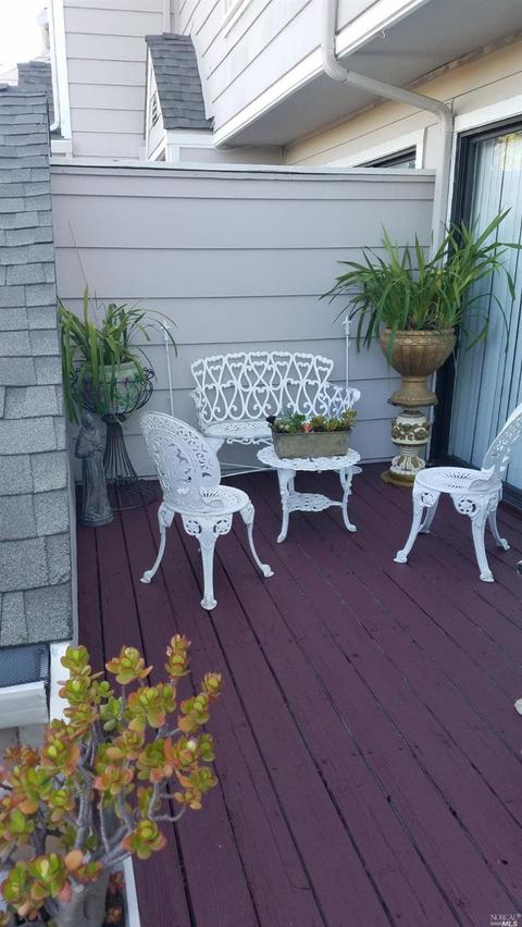 359 Seaport Dr, Vallejo, CA 94590 photo 2