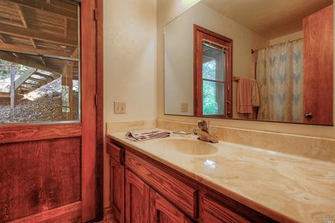 913 Valley View Dr, Healdsburg, CA 95448 photo 5