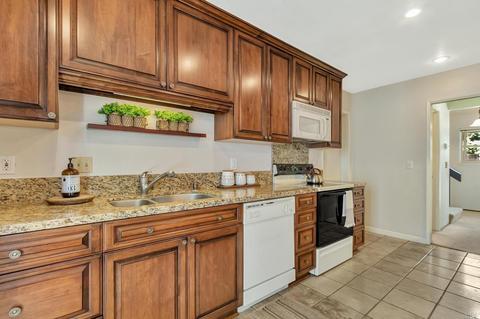 572 Willow Ct, Benicia, CA 94510 photo 15