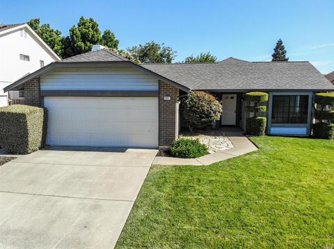 631 Hawk Dr, Vacaville, CA 95687 photo 1